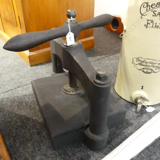 HEAVY CAST IRON BOOK PRESS H.