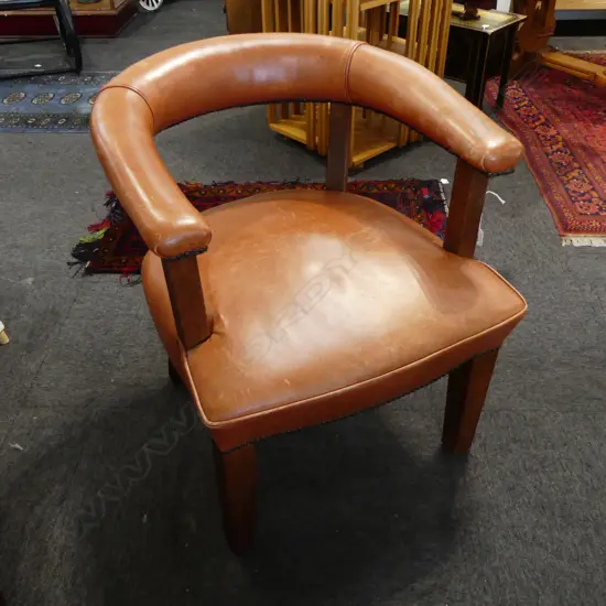 TAN LEATHER TUB CHAIR 620x630x760mm