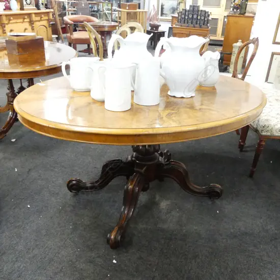 VICTORIAN BURR WALNUT VANEER LOO TABLE W.1350mm