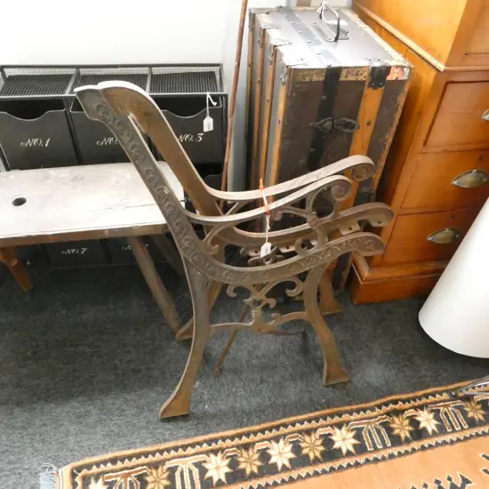 PR CAST IRON BENCH ENDS H.750mm