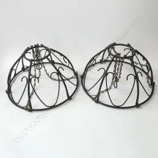 PR WROUGHT IRON HANGING FLOWER BASKETS 370mm dia