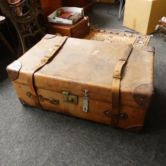 OLD LEATHER TRUNK 