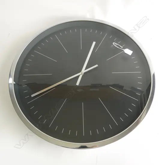 LG MODERN DECORATIVE CLOCK 610mm dia NOT RUNNING