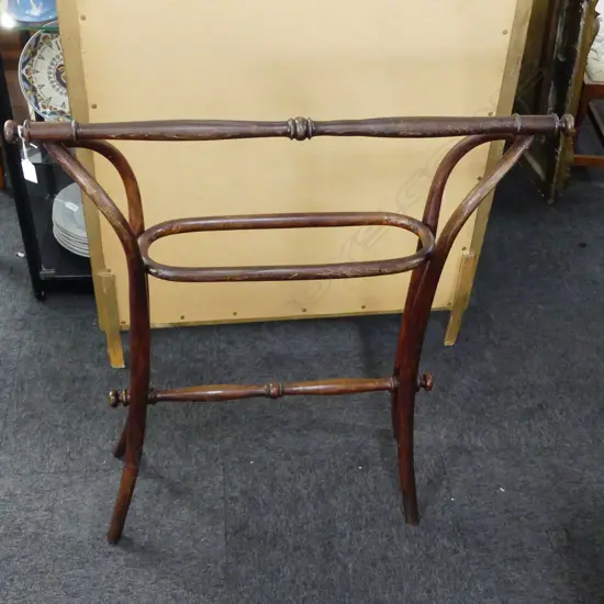 BENTWOOD TOWEL RACK 845x170x920mm