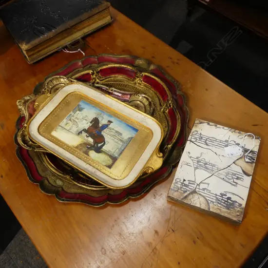 4 ITALIAN FLORENTINE TRAYS 450mm dia + SID DICKENS TILE