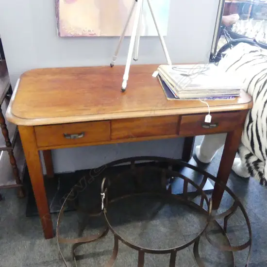 WOODEN DESK 580x330x960mm