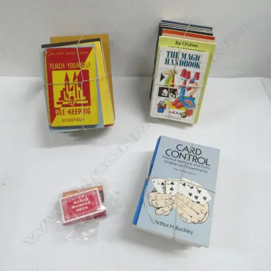 COLL. BEE-KEEPING  MAGIC BOOKS Incl. MAGIC CARD DECK