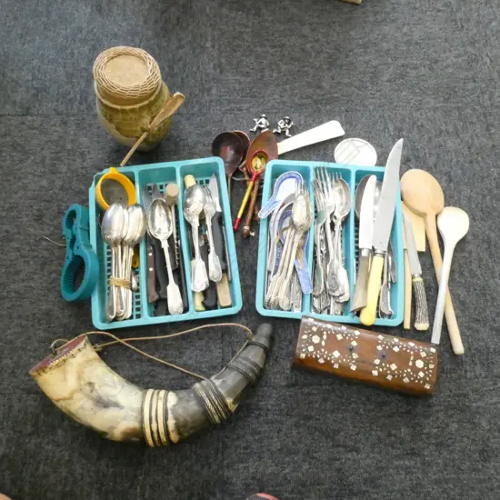 COLLECTION OF HORN SALT PIG CUTLERY 