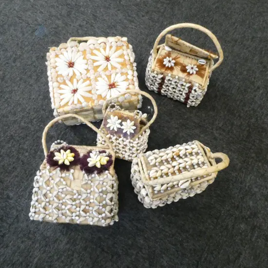 FIVE SHELL & PANDANUS BASKETS POLYNESIA AF