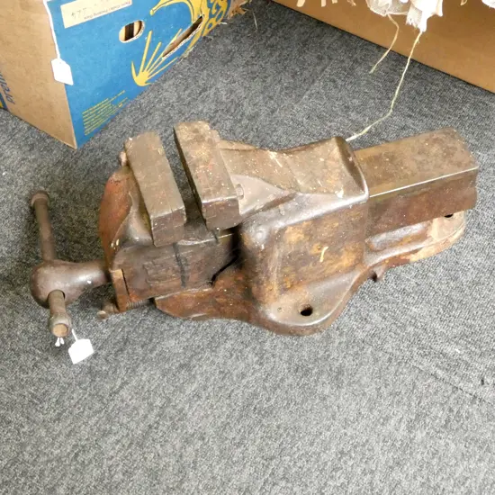 OLD HEAVY METAL BENCH VICE L.500mm