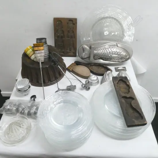 GLASS PLATES, BAKING MOULDS ETC