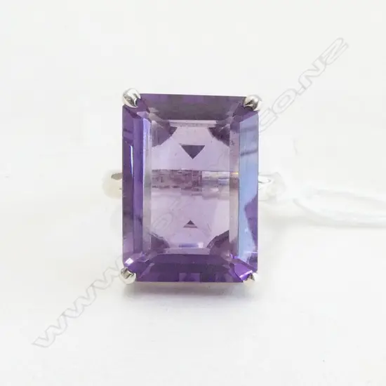 SILVER & AMETHYST RING