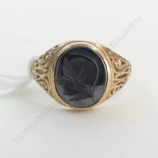 9ct GOLD & CARVED PANEL (hematite) SIGNET RING 3.86gms band w dents size R