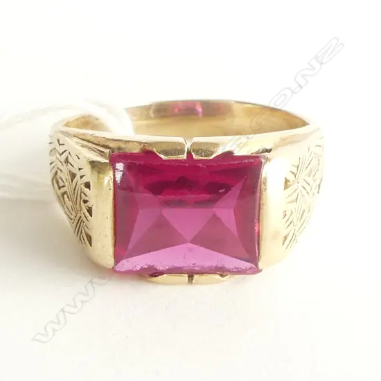 GENTS 9ct GOLD SIGNET RING SET w RED GLASS STONE 8.45gms SIZE Z
