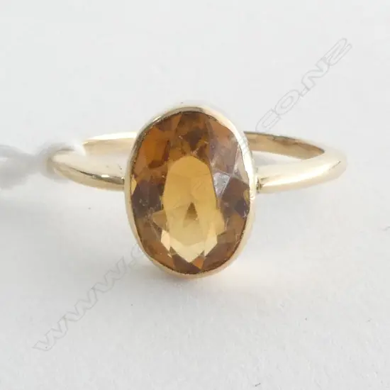 14ct GOLD OVAL CUT CITRINE RING  3.0grms SIZE P 1/2