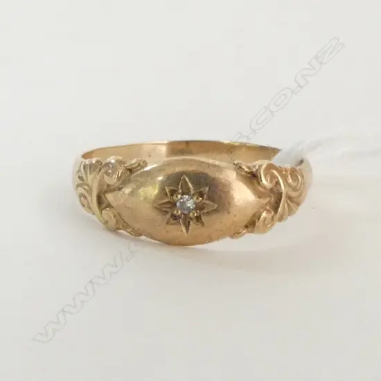VINTAGE 9ct GOLD & DIAMOND RING 1.74gms SIZE P