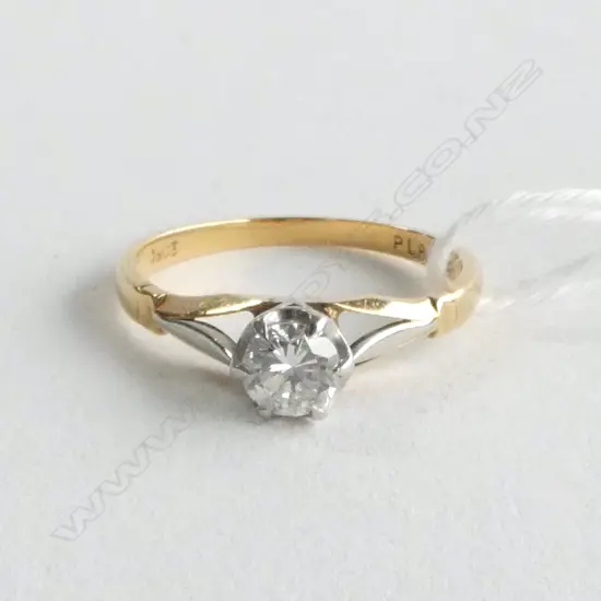 ESTATE 18ct Y/GOLD & DIAMOND SOLITAIRE RING modern brilliant cut approx. 0.30ct 2.26gms SIZE L 1/2