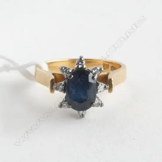 18ct GOLD SAPPHIRE & DIAMOND CLUSTER RING 3.6gms SIZE M