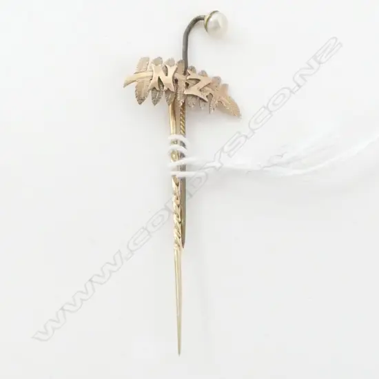 2 9ct STICK PINS 2.6gm