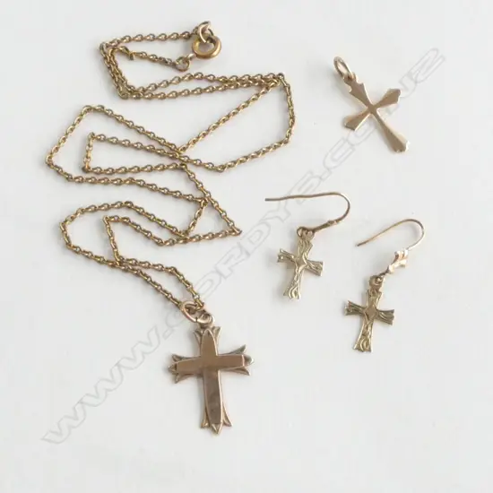 9ct GOLD CROSS JEWELLERY: neck chain + 2 x pendants + pr earrings 3.38gms