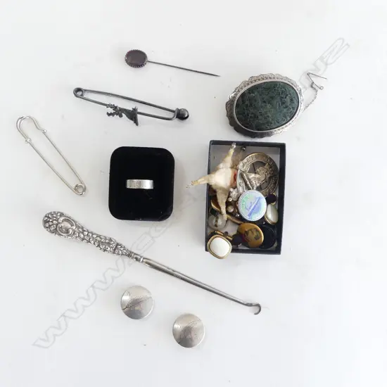 COLLECTABLES; SILVER RING by JEWELLER ADOLPH KOHN. SILVER HANDLED BOOT LACER. ENGRAVED NZ BUTTONS. BROOCH /PINS ETC