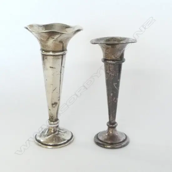 2 STG SILVER POSEY VASES H.155mm FAULTED