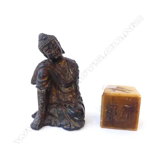 METAL BUDDHA H.130mm + CARVED STONE CUBE 50mm