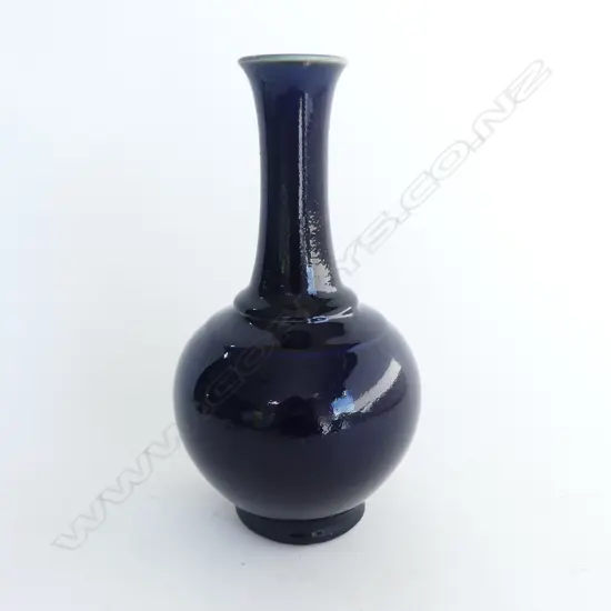 CHINESE DARK BLUE GLAZED VASE H.250mm