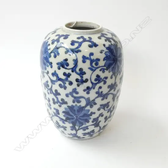 CHINESE B/W VASE H.250mm