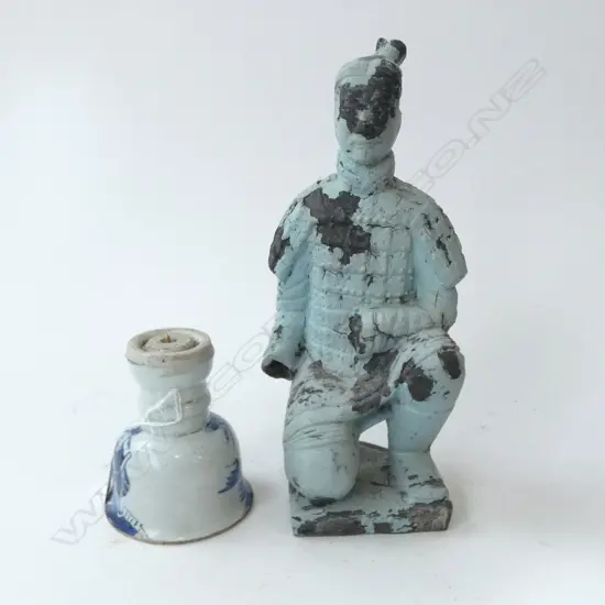 CHINESE B/W PORCELAIN PRICKET STICK H.100mm + CERAMIC WARRIOR H.250mm