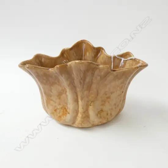 CROWN LYNN EARLY AMBRICO TYPE ELONGATED VASE WITH SERPENTINE BORDER, BROWN FRACTION 29/8. L.250mm