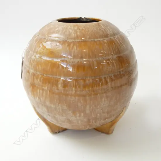 AMBRICO TYPE EARLY CROWN LYNN TRICKLE GLAZE BROWN BEEHIVE VASE, RIM CHIP. H.190mm