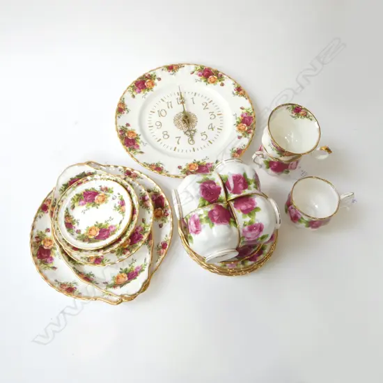 ROYAL ALBERT OLD ENGLISH ROSE 6 CUPS/PLATES 1 SAUCER WITH OLD COUNTRY ROSE TRIO ,TWO LGE & ONE SMALL PLATE WITH WALL CLO