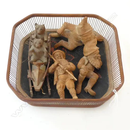 VINTAGE SMALL BLACK FOREST CARVED FIGURES & BEARS IN SLEIGH