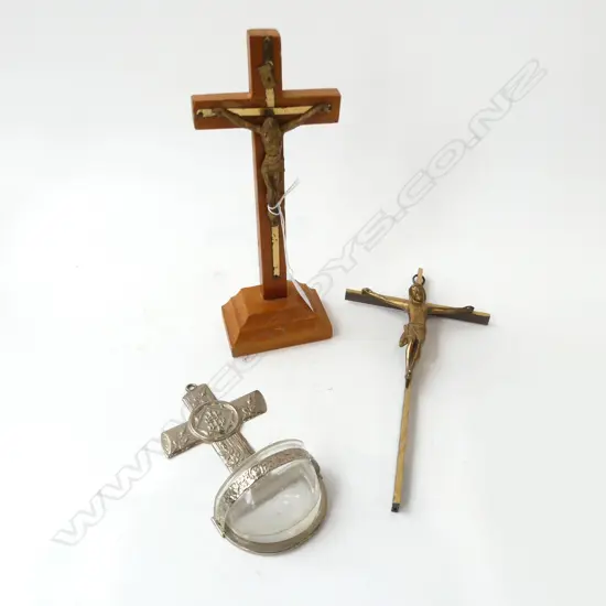 3 CRUCIFIX, 1 w. HOLY WATER DISPENSER H.250mm