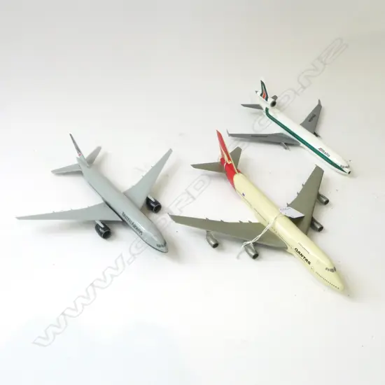 3 TOY MODEL PLANES L.290mm