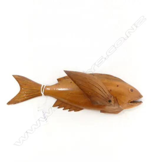 PITCAIN ISLAND WALL MOUNTED WOOD FLYING FISH BY AUDREY YOUNG L290MM