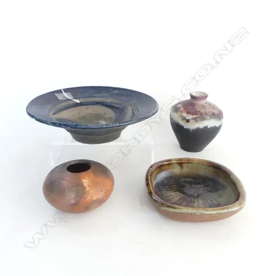 4 PCES N.Z. STUDIO POTTERY; Largest Dia.230mm (small chips)