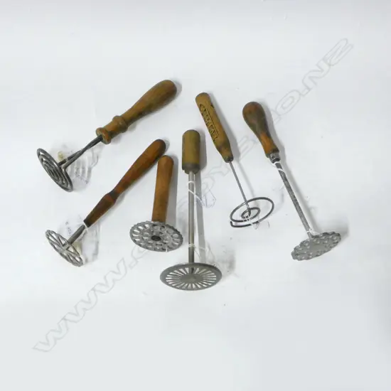 (1451/1404/1197/1422/1411/2808) 6 ASST VINTAGE MASHERS 