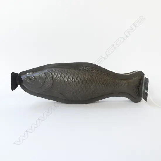(1302) VINTAGE TIN LG FISH MOULD L.420mm