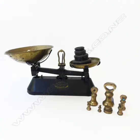 F.J. THORNTON & CO. 'THE VIKING' SCALE W.400mm W. ASST. WEIGHTS 