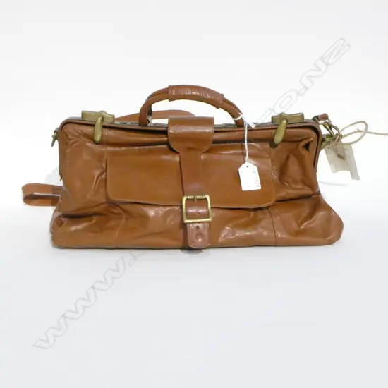 TAN LEATHER HAND BAG W.370mm