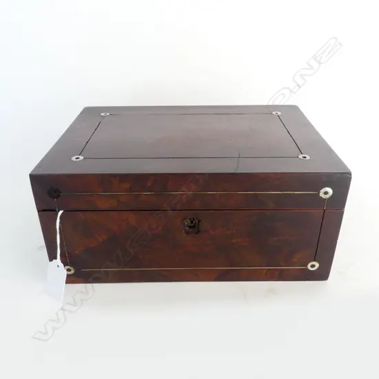 ANTIQUE INLAID BOX (FAULTS) 