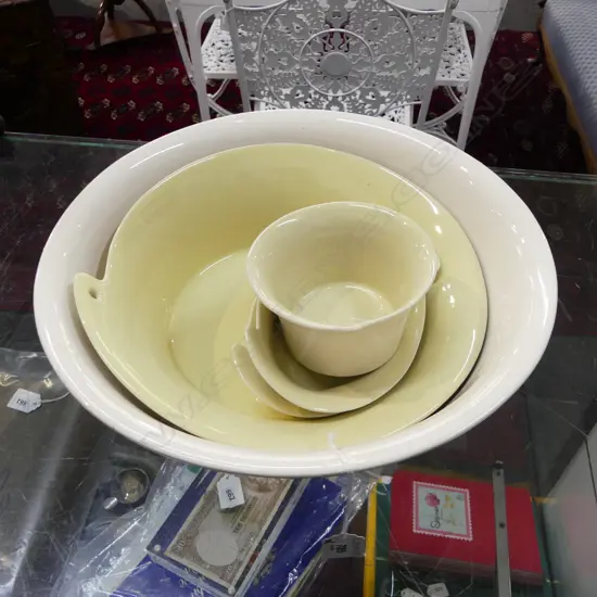 LG VINTAGE WHITE CERAMIC MIXING BOWL 320mm dia + 4 PCES MASON CASH 'FORM'