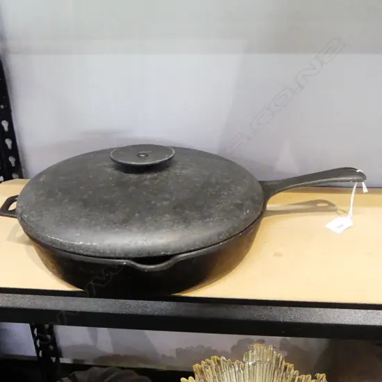 COPCO DENMARK LIDDED CAST IRON FRY PAN 305mm dia