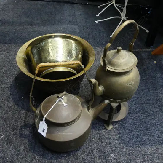 2 ORIENTAL BRASS BOWLS 250mm + 2 KETTLES
