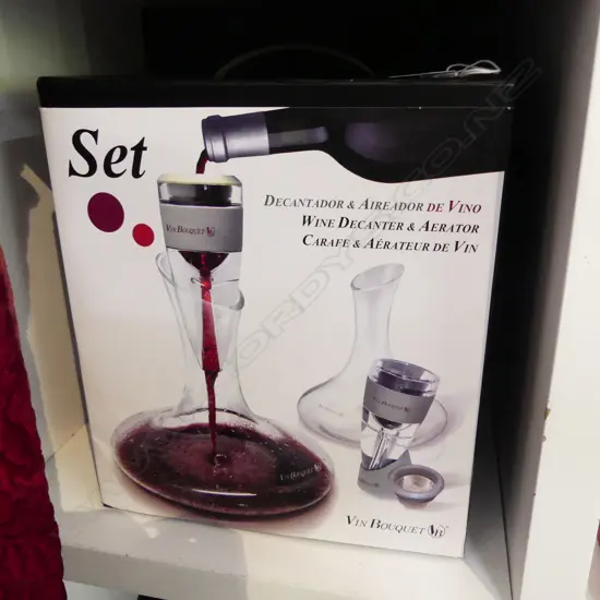 BOXED VIN BOUQUET DECANTER SET