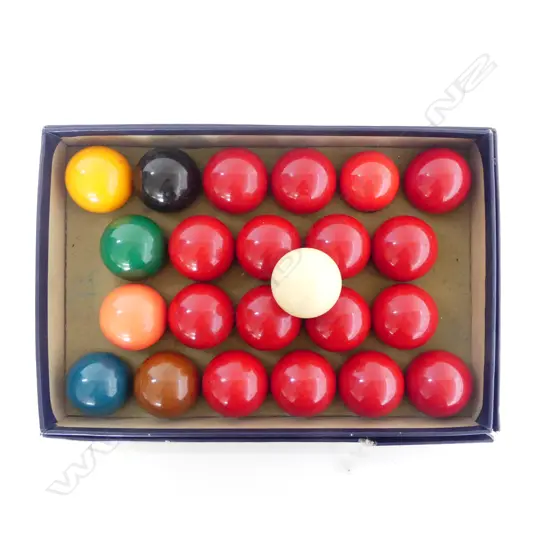 TOURNAMENT CHAMPION SNOOKER BALLS, BOXED