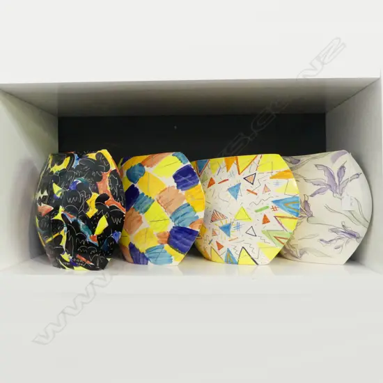 4 ROSE WALLIS VASES H.230mm hairlines