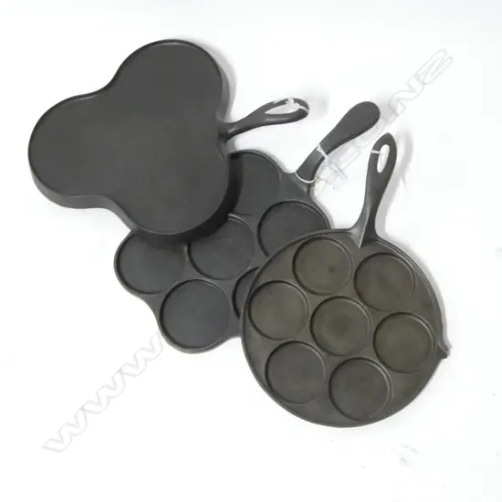 1259/1660/1338  3 CAST IRON VINTAGE PIKELET GRIDDLES  L360MM